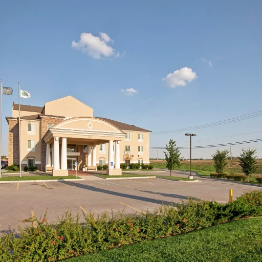 Holiday Inn Express & Suites Wichita Airport IHG