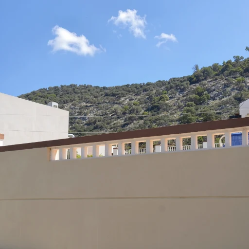 La Luna Apartments