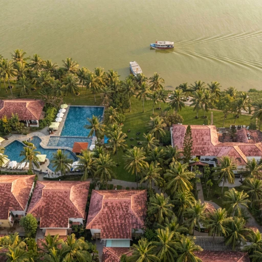 Vinh Hung Riverside Resort & Spa